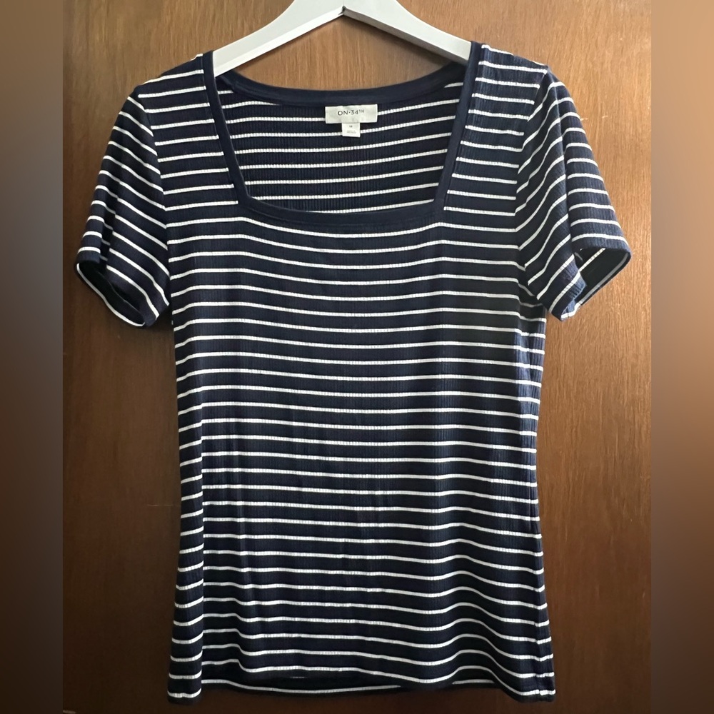On 34th (Macy’s) Ribbed Queen Anne Striped Tee in Navy/White - Medium